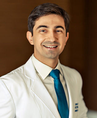 Médico especialista em Ortopedia